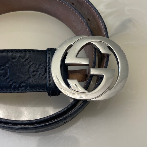 Men’s Leather Signature Gucci Belt - Picture 4 of 8